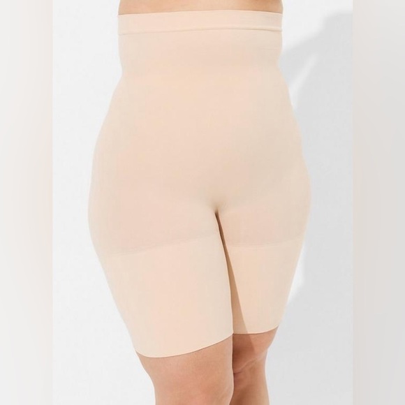 Spanx Higher Power Short - Picture 2 of 7